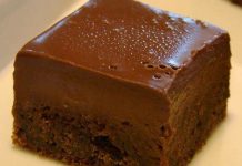 JEDNOSTAVNE ČOKOLADNE KOCKE KOJE ĆE VAS OBORITI SA NOGU