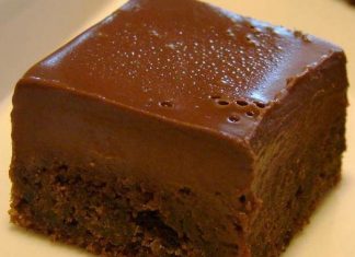 JEDNOSTAVNE ČOKOLADNE KOCKE KOJE ĆE VAS OBORITI SA NOGU