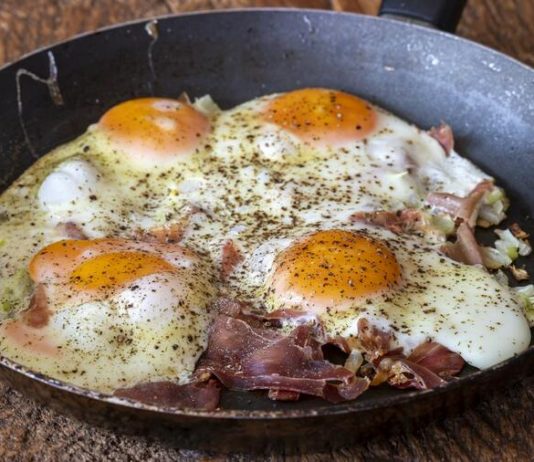 “Da li smem da doručkujem jaja svaki dan?” Evo šta na to kaže kardiolog, a šta onkolog