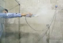 Rastvorite u toploj vodi i poprskajte staklo, slavinu i kadu: TUŠ POSTAĆE KAO NOV!