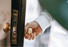 Sreća će se useliti u dom i novac će kapati kao kiša: Samo stavite ovaj predmet u blizini ulaznih vrata