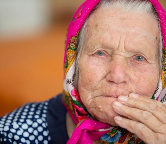 6 velikih grehova koje deca čine prema roditeljima, a nisu ni svesni “Nikad nemoj povrediti majku, Bog broji njene suze”