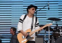 Najveći hit “Plavog orkestra” bio zabranjen u Jugoslaviji: A ovo je jedina slika gde Loša nema kapu, evo zašto je nosio