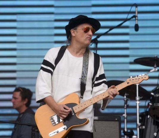 Najveći hit “Plavog orkestra” bio zabranjen u Jugoslaviji: A ovo je jedina slika gde Loša nema kapu, evo zašto je nosio