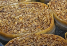 Ružice s orasima – Tradicionalna poslastica sa hrskavom jufkom i aromatičnom agdom