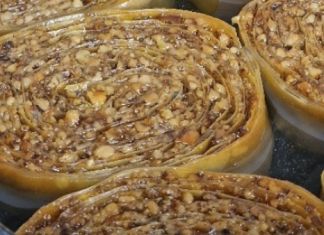 Ružice s orasima – Tradicionalna poslastica sa hrskavom jufkom i aromatičnom agdom