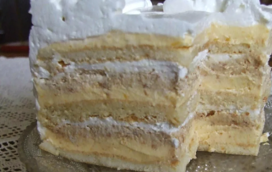 Bijela Plazma Torta – Savršen Kremasti Desert za Svaku Priliku