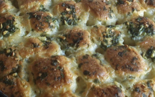 Kruh s mozzarellom i lukom – Savršen spoj mirisa i okusa