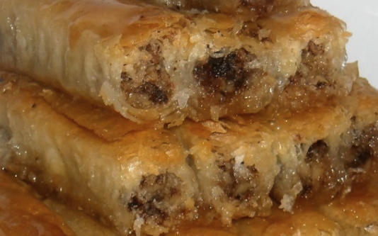 Brza Cigaret Baklava sa Čokoladom – Savršen Desert za Svaku Priliku