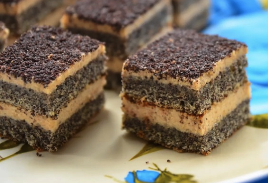 Kolač od maka i oraha: Savršen desert za ljubitelje tradicionalnih slastica