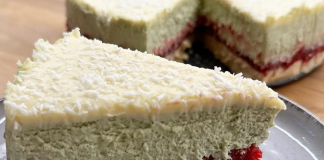 Jedan zalogaj i zaljubićete se – Cheesecake sa pistacijama i malinama!