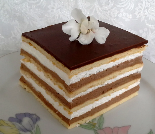 Zasladite dan Medenom tortom – Pravi raj za ljubitelje slatkiša!