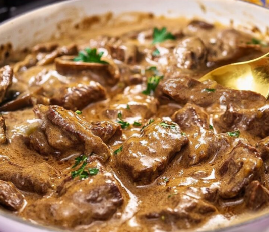 PRIPREMITE GULAŠ NA MAĐARSKI NAČIN…Ovaj jednostavni recept je oduševio sve one koji su ga probali…