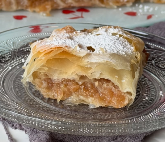 Oduševite sve uz brzu i mekanu savijaču od jabuka s gotovim korama!