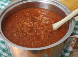 Fantastičan Bolognese Sos: Sledeći Dan je Još Bolji – Bogatog Ukusa i Savršeno Začinjen!
