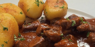 Sočno goveđe meso u bogatom sosu – Savršen recept za ukusan obrok