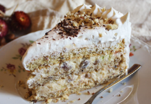 Torta Ruska salata: Kremasti užitak s lješnjacima i žele bombonima
