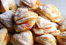 Domaći Salčići moje mame: Tradicionalni recept sa džemom od marelice