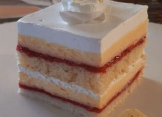 Malinada kolač: Kombinacija biskvita, kreme i malina koju ne smijete propustiti!