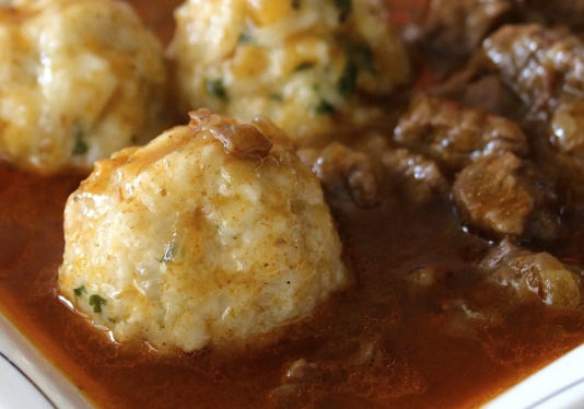 Knedle od Starog Kruha: Jednostavan, ukusan i savršen prilog za svaki obrok