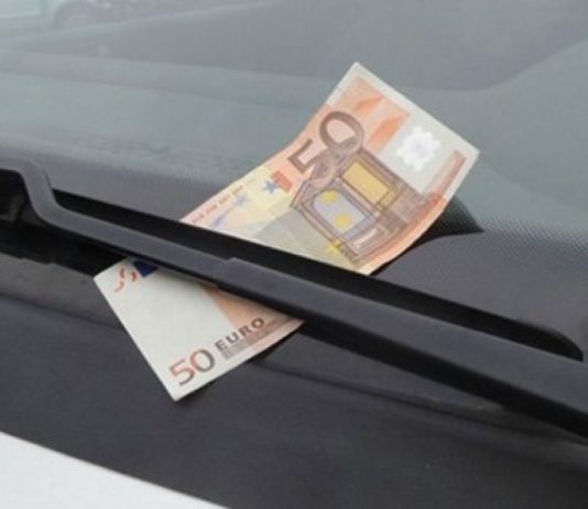 Upozorenje za vozače: Ako vidite novčanicu od 50 eura ispod brisača, ne dirajte je!