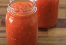 Uz ovakav mleveni paradajz bićete mirni cele godine, a pritom nema kuvanja: Dragica je nasledila recept od majke!