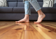 NAJBOLJI TRIK ZA IZGREBAN PARKET, OŠTEĆENJA NESTAJU KAO DA IH NIKAD NIJE BILO: 1 namirnica je čudo, Cijeli Internet zaluđen TRIKOM!