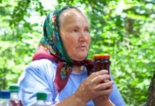 Baka (75) puca od zdravlja: Pijem ovo i imam pritisak i šećer bolji nego omladina! (RECEPT)