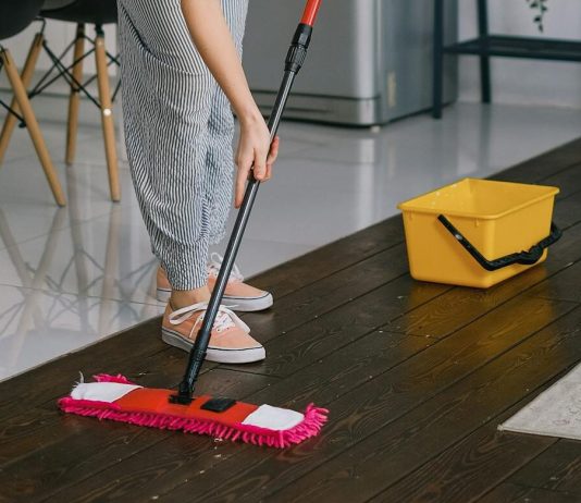 Kada brišete podove u vodu uvek dodajte mrvicu ovog praha, cela kuća će danima mirisati predivno
