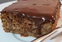 SOČNI KOLAČ SA JABUKAMA KOJI SE BRZO PRAVI