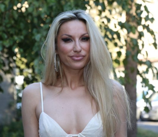 „Godinama sam radila po 18 sati za 80 evra“: Rada Manojlović o početku karijere