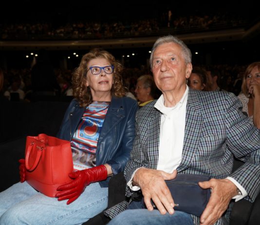 ZAŠTO SE GORDANA NIKADA NIJE RAZVELA OD MIROSLAVA ILIĆA? Znala je za afere, a pevač je sada otkrio šta se krije iza braka dugog 50 godina ZAŠTO SE GORDANA NIKADA NIJE RAZVELA OD MIROSLAVA ILIĆA? Znala je za afere, a pevač je sada otkrio šta se krije iza braka dugog 50 godina - featured image