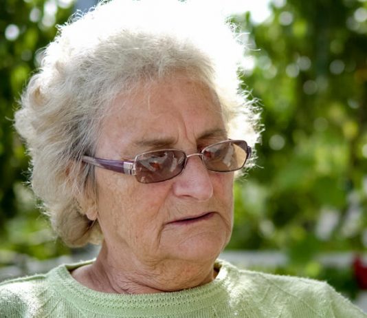 10 godina je čekala sina kojeg je ispratila na put: Palila mu sveće za mrtve, pa dobila poziv “Mama, ovde tvoj Nikola”