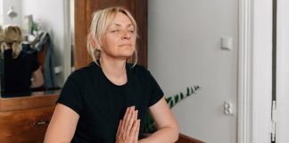 5 efikasnih vežbi za žene 50+ koje nikad nisu vežbale: Za 10 minuta dnevno jačaju mišiće i telu jedno poručuju