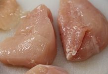 Pranje sirove piletine može uzrokovati trovanje? Evo šta o tome kažu stručnjaci