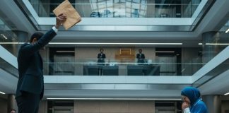 Čistačica je našla kovertu sa 10.000 evra i vratila je direktoru: On joj je pred svima dao otkaz, ali samo da bi joj uručio ključeve koji su joj promenili život.