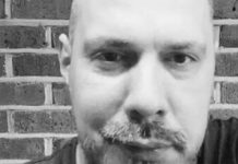 OSVANULA PEVAČEVA SLIKA IZ LUDNICE! Ispred njega TORTA, a u 43. ga “dozivaju sebi” elektrošokovima – prizor razara