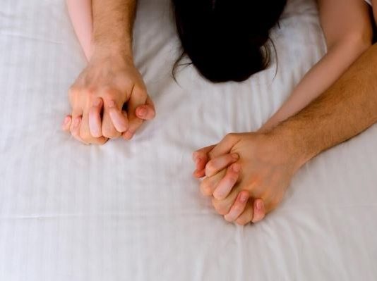 Zašto neki ljudi izgovaraju ime bivšeg partnera tokom seksa? Doktor objasno usled čega se to dešava