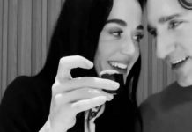 Pevačica uživa u romansi s poznatim političarem i njihovi bivši kipte od besa: Njen nesuđeni muž joj se javno podsmeva, a njegova nekadašnja žena piše žalopojke