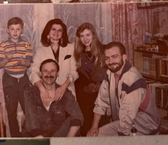 Kako je Eldar iz Sarajeva na tavanu pronašao dokaz o poreklu, majka mu pred smrt ostavila poruku: “Sine, znaj da su te lagali”