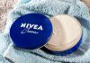 Samo OBIČNA plava Nivea i jeftin vitamin iz apoteke: POMIJEŠAJTE I KORISTITE ODMAH – dame, to je NAJBOLJA stvar ikad!