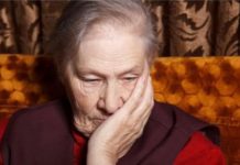 “RADIJE BIH UMRLA OD GLADI NEGO DINAR UZELA OD SVOJE DECE”: Baka Zora muku muči sa sinovima i ćerkom, prave joj pakao od života