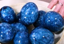 ŽENA OFARBALA JAJA NA POTPUNO PRIRODAN NAČIN I ODUŠEVILA: Za “Zvezdano nebo” potrebno je samo ova 2 čaja