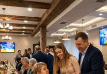 Moj bivši muž došao je na moj jubilej da me ponizi pred svim gostima i da se hvali svojom mladom suprugom, ali čim je vidio mog posebnog gosta, odmah se ispričao i žurno pobjegao s proslave.