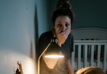 Moj pas je počeo bijesno grebati zid iza krevetića moje osmomjesečne kćerke: u početku smo mislili da je poludio, ali kad smo pogledali unutar zida, našli smo nešto zaista zastrašujuće