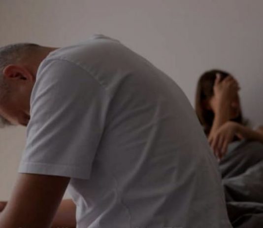 Da li muškarci poslije 55-te postaju neupotrebljivi ženama u krevetu: Evo kada muškarac zaista počinje slabiti
