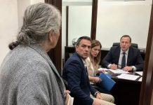 Kad me Darko ugledao na vratima banke, s nalazom neurologa u grudnjaku i snimkama u cekeru, moja kći je prvi put podigla glavu..