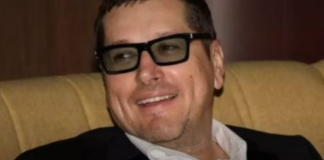 Razlika u godinama nije bila prepreka za ljubav: Pejović ima 52, a znate li koliko godina ona ima? Uhvaćen sa mladom kolegicom u int1mi, mislili smo da je gospodin, a on obicni ped0fiI