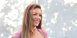 Voditeljku godinama gledamo na malim ekranima, a evo u kom se FILMU POJAVILA sa 23 godine – MNOGI DO DANAS NISU ZNALI! Voditeljku godinama gledamo na malim ekranima, a evo u kom se FILMU POJAVILA sa 23 godine - MNOGI DO DANAS NISU ZNALI! - featured image