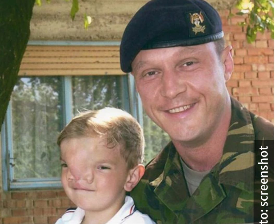 (FOTO) POGLEDAO JE MALOG STEFANA (4) I PROMIJENIO MU SUDBINU ZAUVIJEK! Dječak živio u sjenci zbog RIJETKE BOLESTI, a onda se pojavio ON: 